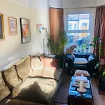 Characterful Victorian Terrace With Parking 10 Min Walk To The