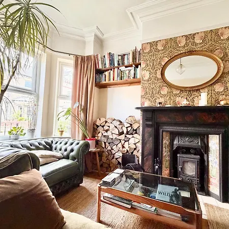 Characterful Victorian Terrace With Parking 10 Min Walk To The بيت للعطل *