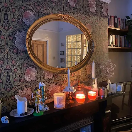 Сasa de vacaciones Characterful Victorian Terrace With Parking 10 Min Walk To The